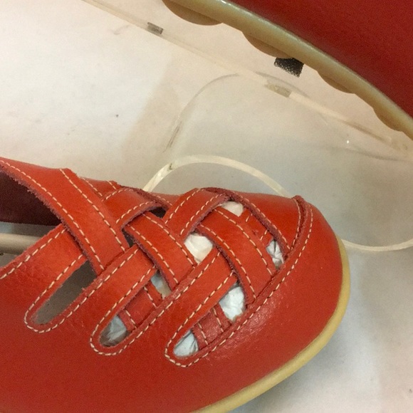 Women Red Leather Flat Shoes - Picture 4 of 5